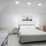 Graphite House Neapol